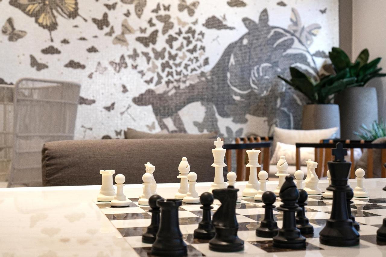 Silq Hotel & Residence, Managed By The Ascott Limited Bangkok Extérieur photo Chess pieces