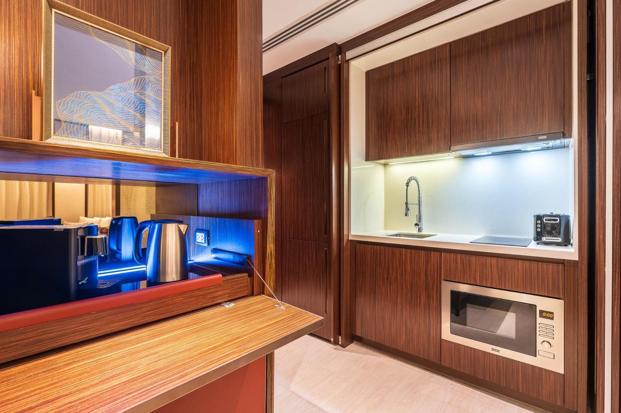 Silq Hotel & Residence, Managed By The Ascott Limited Bangkok Chambre photo Kitchenette
